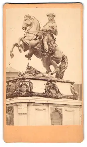 Fotografie unbekannter Fotograf, Ansicht Wien, das Prinz Eugen Reiterdenkmal, 1873