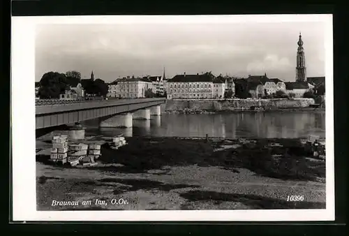 AK Braunau am Inn, Ortsansicht mit Kirche und Brücke