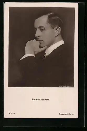 AK Schauspieler Bruno Kastner mit nachdenklichem Blick