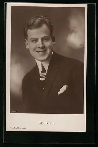 AK Schauspieler Olaf Storm lächelt