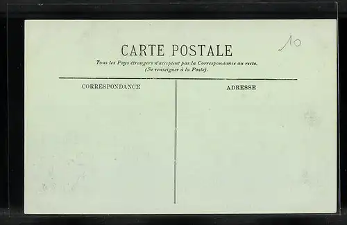 AK Amiens, La Halle au ble et la Caserne des Jacobins, Strassenbahn