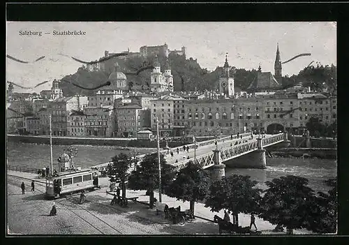 AK Salzburg, Staatsbrücke mit Strassenbahn und Blick auf Stadt und Burg