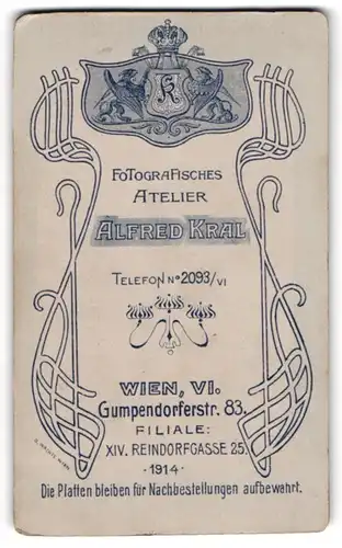 Fotografie Alfred Kral, Wien, Gumpendorferstr. 83, Jugendstilverziehrung mit Wappen des Fotografen