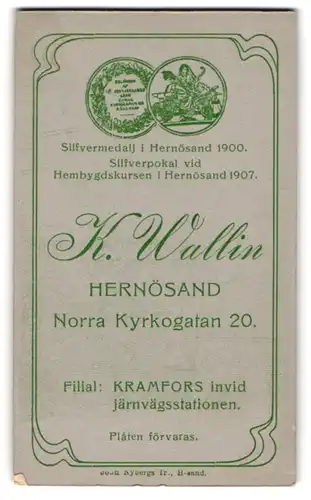 Fotografie K. Wallin, Hernösand, Norra Kyrkogatan 20, Medaillen und Umrandung