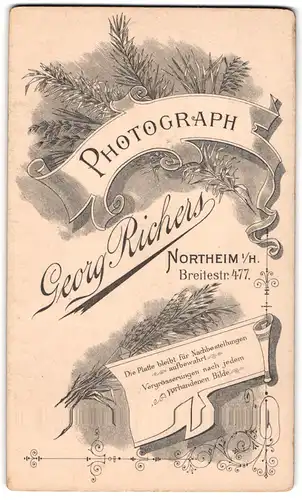 Fotografie Georg Richers, Northeim i. H., Breitestr. 477, Farnzweige und Wimpel mit Fotografenschriftzug