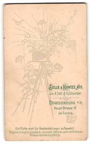 Fotografie Selle & Kuntze Nfg, Brandenburg a. H., Haupt-Str. 16, Plattenkamera auf einem Dreibein