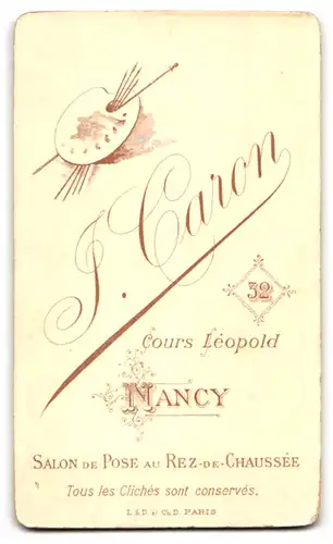 Fotografie F. Caron, Nancy, Cours Leopold, Portrait französisches Mädchen zur Kommunion im Kleid mit Schleier