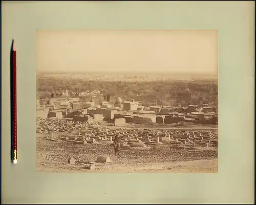 Fotografie Félix Bonfils, Ansicht Damaskus / Damascus, Panorama der Stadt vom Gräberfeld aus gesehen