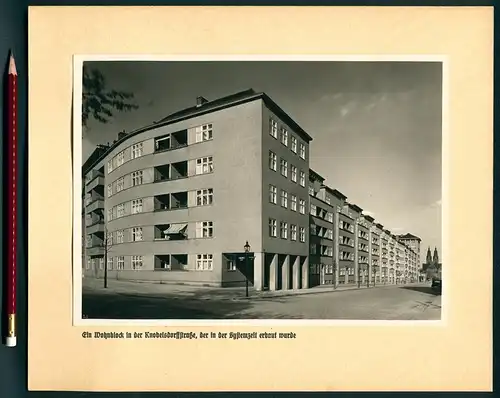 Fotografie unbekannter Fotograf, Ansicht Berlin-Westend, Wohnblock Knobelsdorffstrasse Ecke Soorstrasse