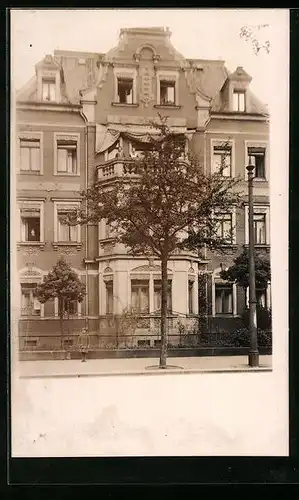 Foto-AK Dresden-Striesen, Villa in der Augsburger Strasse 37, ca. 1910