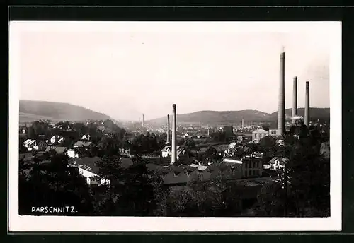 AK Parschnitz, Ortsansicht aus der Vogelschau mit Fabrik-Schloten