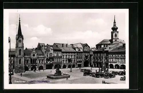 AK Trautenau / Trutnov, Platz mit Brunnen