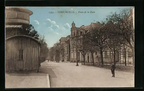 AK Euskirchen, Bahnhofsplatz mit einem Jungen