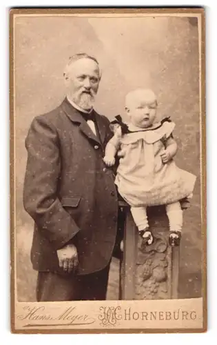 Fotografie Hans Meyer, Horneburg, Grossvater mit Enkel