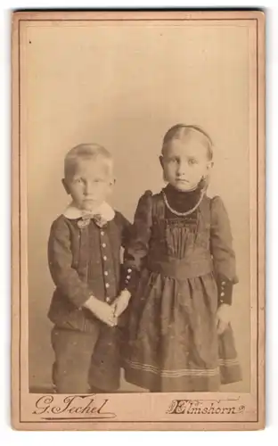 Fotografie G. Techel, Elsmhorn, Mühlenstrasse 12, Süsse Geschwister in Sonntagskleidung