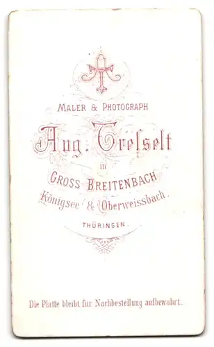 Fotografie Aug. Treselt, Gross-Breitenbach, Kleines Kind im modischen Samtkleid