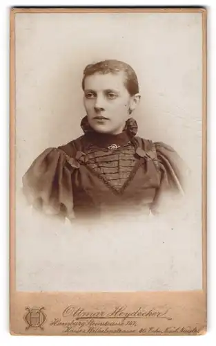 Fotografie Ottmar Heydecker, Hamburg, Steinstr. 147, Junge Dame mit zurückgebundenem Haar