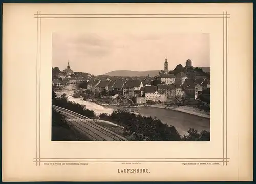 Fotografie German Wolf, Constanz, Ansicht Laufenburg, Ortsansicht mit Flusspartie und Eisenbahntrasse