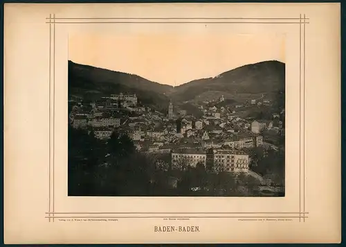 Fotografie P. Bussemer, Baden-Baden, Ansicht Baden-Baden, Ortsansicht mit Kirche im Zentrum