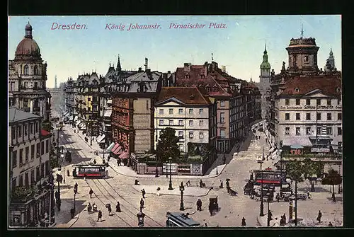 AK Dresden, König Johannstrasse und Pirnaischer Platz aus der Vogelschau, mit Strassenbahnen