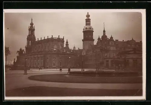 Foto-AK Dresden, Theaterplatz