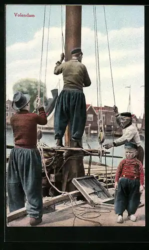 AK Volendam, Fischer und kleiner Junge im Hafen