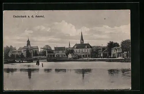 AK Ouderkerk a. d. Amstel, Teilansicht mit Zugbrücke und Kirche