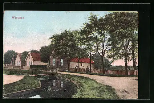 AK Westzaan, Uferpartie mit Brücke und Wohnhäusern