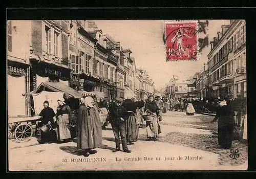 AK Romorantin, La Grande Rue un jour de Marché