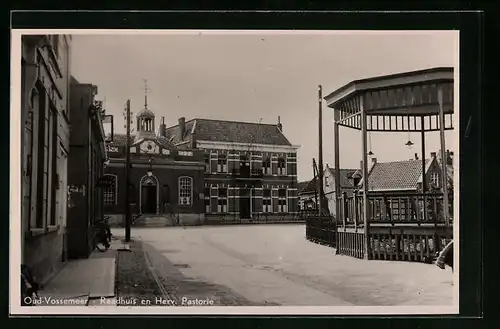 AK Oud Vossemeer, Raadhuis en Herv. Pastorie