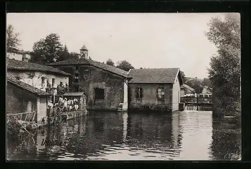AK Vilosnes, Häuser am Fluss