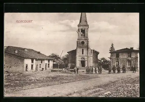 AK Gercourt, Soldaten vor Kirche mit Kriegsschäden