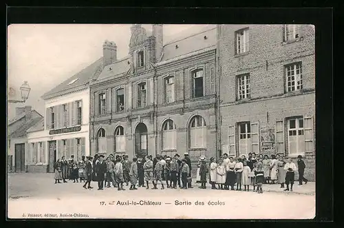 AK Auxi-le-Chateau, Sortie des Ecoles