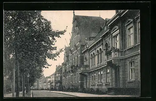 AK Mühlhausen in Th., Strassenpartie am Lindenbühl mit dem Kreisständehaus