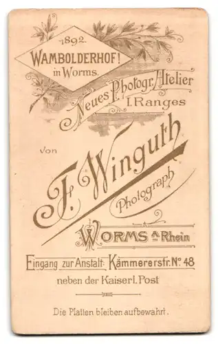 Fotografie F. Winguth, Worms a. Rhein, Kämmererstr. 48, Elegant gekleideter Herr mit Vollbart