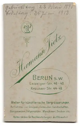 Fotografie Hermann Tietz, Berlin-SW, Leipziger-Str. 46-49, Junge Dame in modischer Bluse und Rock
