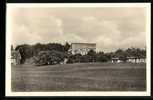 AK Ludwigsburg, auf den Wiesen vor dem Landheim Lutzenberg des C. V. J. M. Ludwigsburg