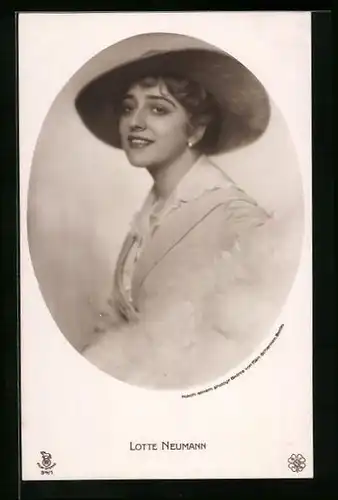 AK Schauspielerin Lotte Neumann mit grossem Hut