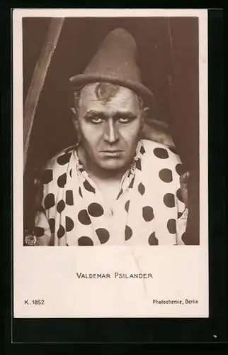 AK Schauspieler Valdemar Psilander im Clownskostüm