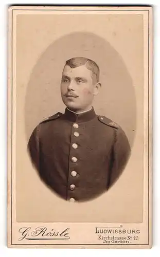 Fotografie G. Rössle, Ludwigsburg, Kirchstrasse 25, Junger Soldat in Uniform mit gewichstem Haar