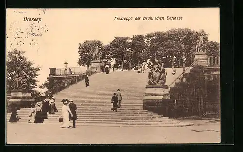 AK Dresden, Freitreppe der Brühlschen Terrasse