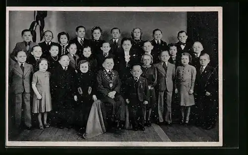 AK Schäfers Märchenstadt Liliput, Berlin - Gruppenfoto der Liliputaner