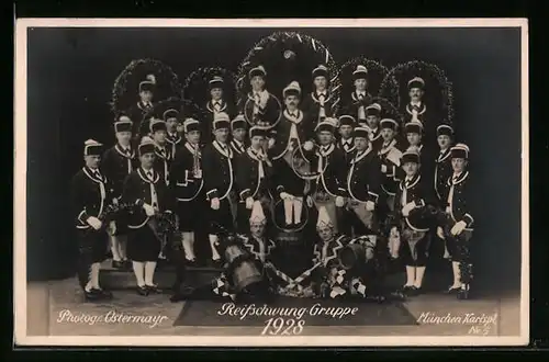 AK München, Schäfflertanz - Reifschwung-Gruppe 1928