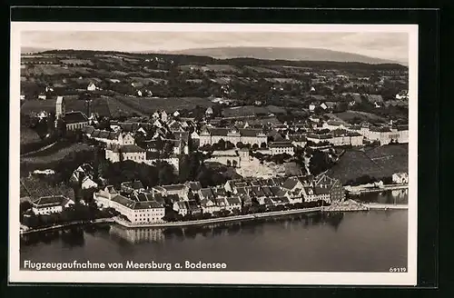 AK Meersburg a. Bodensee, Fliegeraufnahme des Ortes