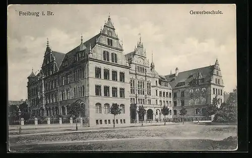 AK Freiburg i. Br., Gewerbeschule, Strassenpartie