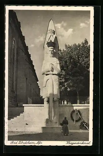 AK Bad Windsheim, Kriegerdenkmal und Frau mit Korb