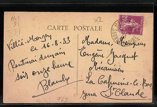 AK Villié-Morgon, Un côté de la Place