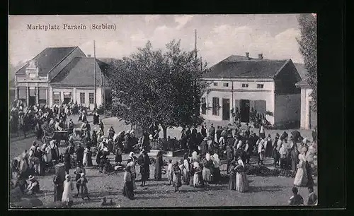 AK Paracin, Eine Menge Volk auf dem Marktplatz