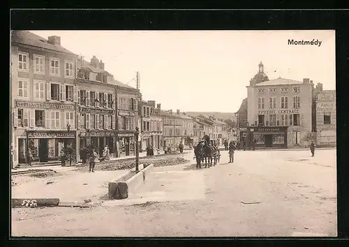 AK Montmédy, Une rue, Strassenpartie