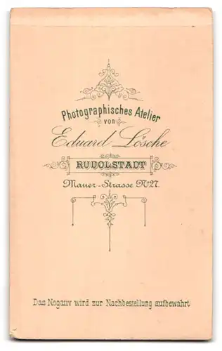 Fotografie Eduard Lösche, Rudolstadt, Mauer-Str. 27, Junges Paar in modischer Kleidung